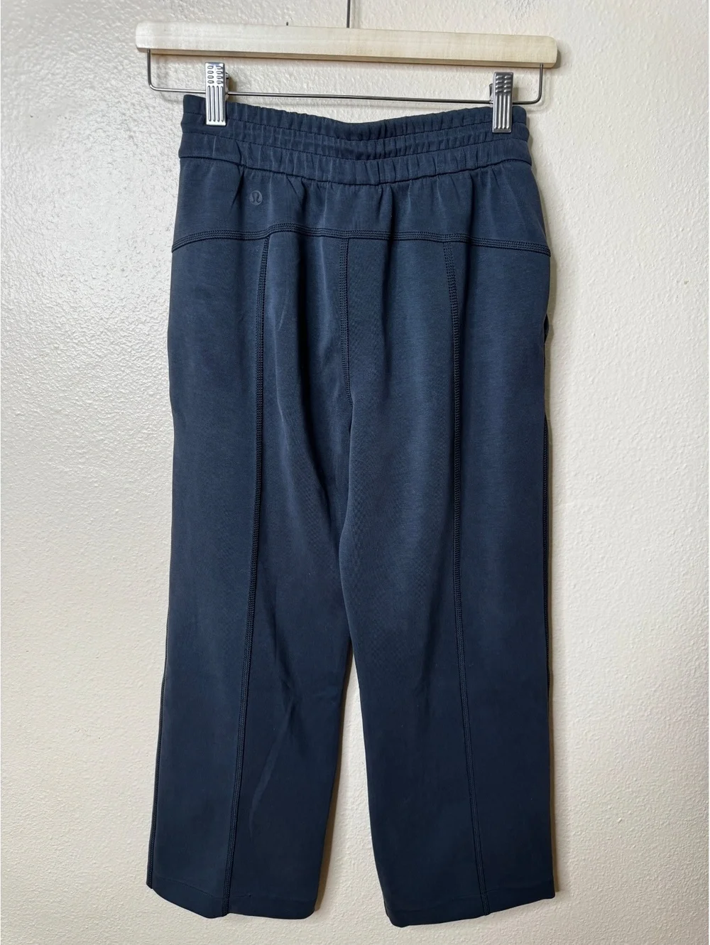 Lululemon Softstreme Women’s 2 Black Cropped Wide Leg Pull-On Pants Drawstring